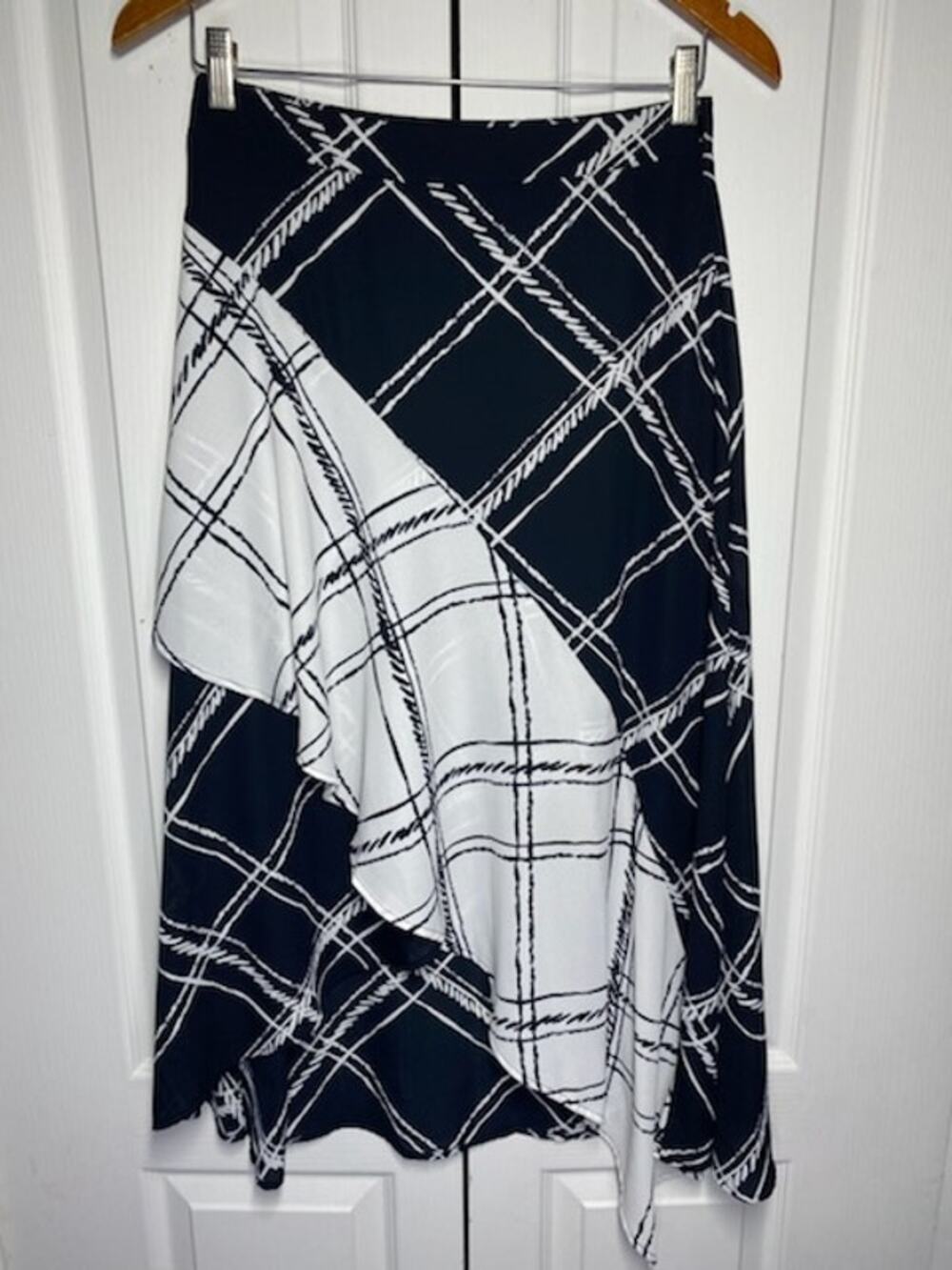 Women’s Black White Plaid Ruffle Skirt Size 6 Asymmetrical Hem 23/33 Poly